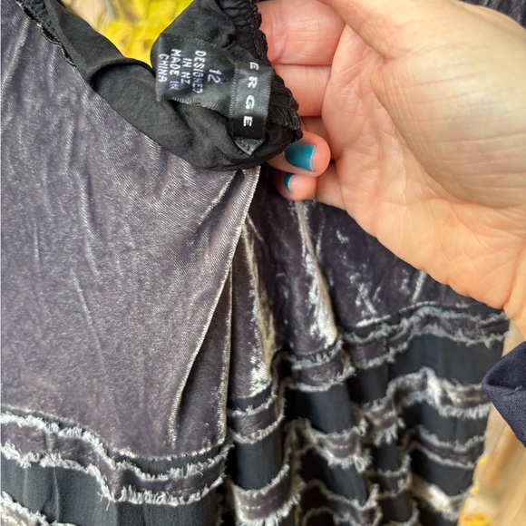 Erge Black Velvet Chemise - Picture 6 of 8